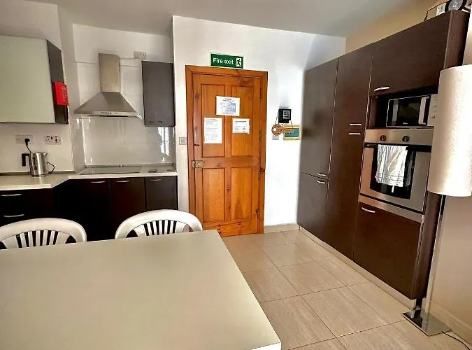 Dhalia - St. Julians * Saint Julian's