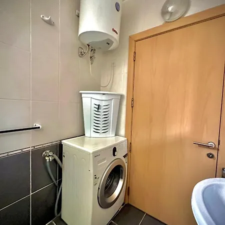 Dhalia - St. Julians